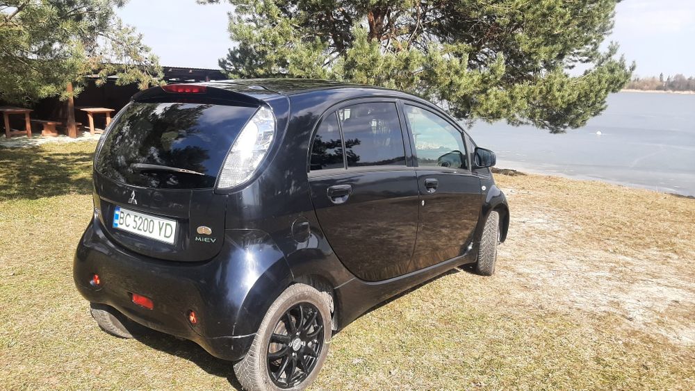 Mitsubishi i-miev 2012