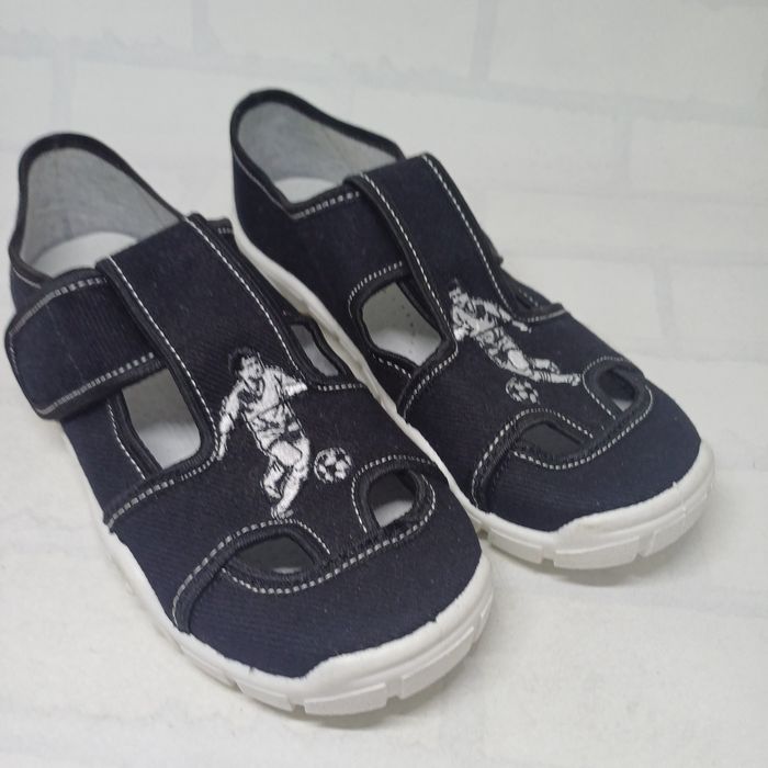 Nowe pantofle tenisówki roz 33