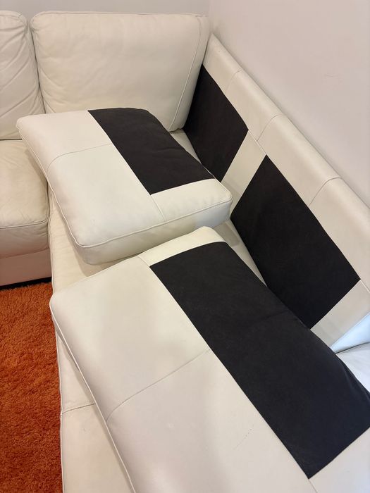 Sofá de pele branco