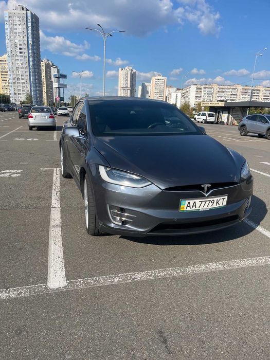 Tesla model x 2018