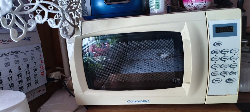 Kuchenka mikrofalowa.