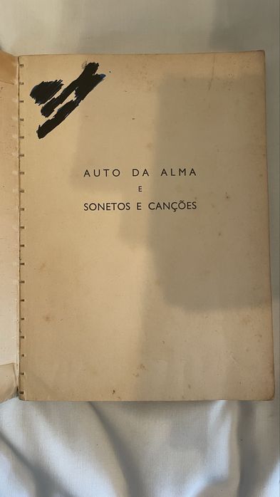 Livro Auto Da Alma (Gil Vicente) e Sonetos e Canções (Camões)