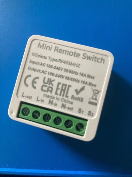 Розумне реле для дистанційного керування.