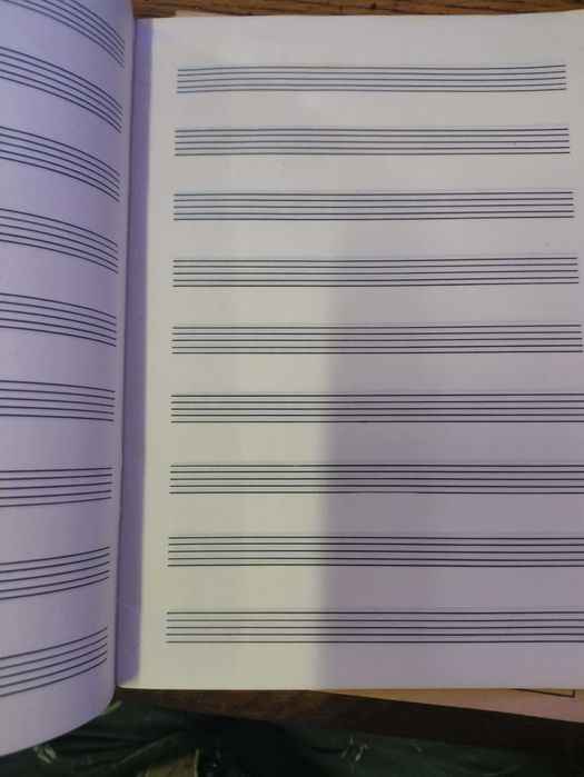 Antigo "Caderno para Exercícios de Música" utilizado para a educação musical.