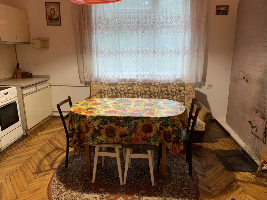 Продам будинок поруч з сосновим лісом