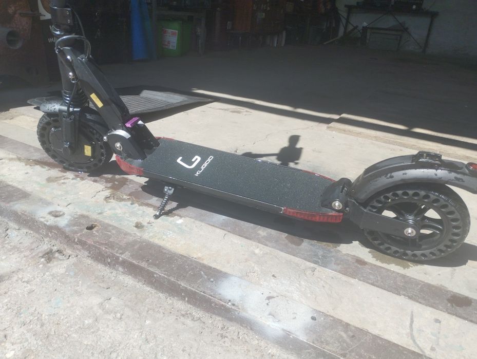 Продам самокат Kugo s3 pro