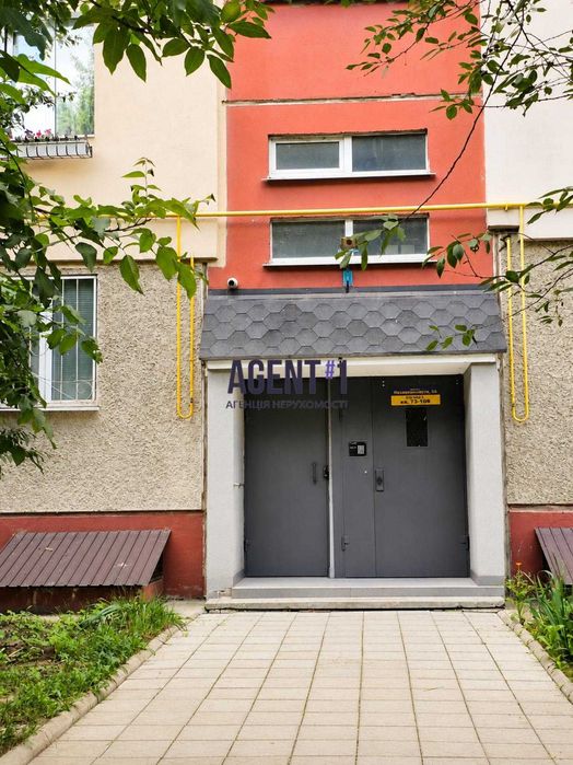 Продаж 1-кімнатної , 3 поверх, Масани. м. Чернігів. Чудовий стан будинку