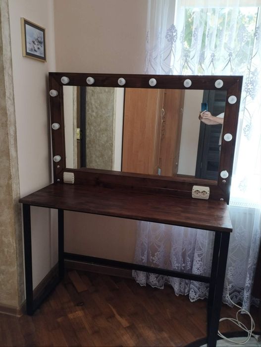Гримерний столик