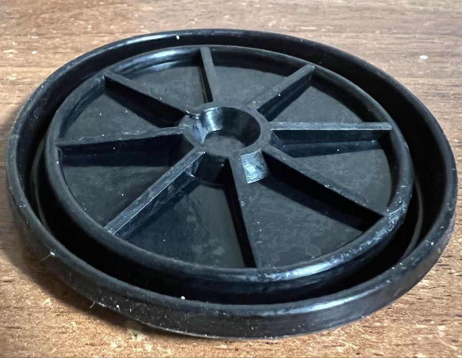 Клапан вентиляціі картерних газів