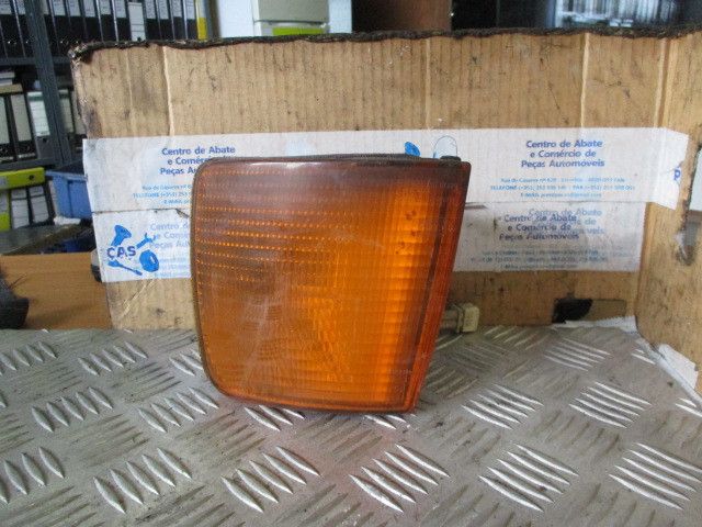 Pisca frente esquerdo VOLKSWAGEN Passat (32B)