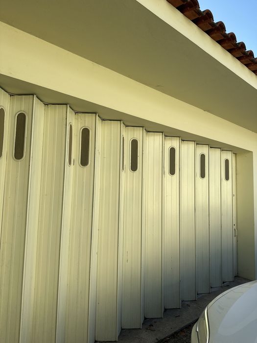 Portão garagem seccionado