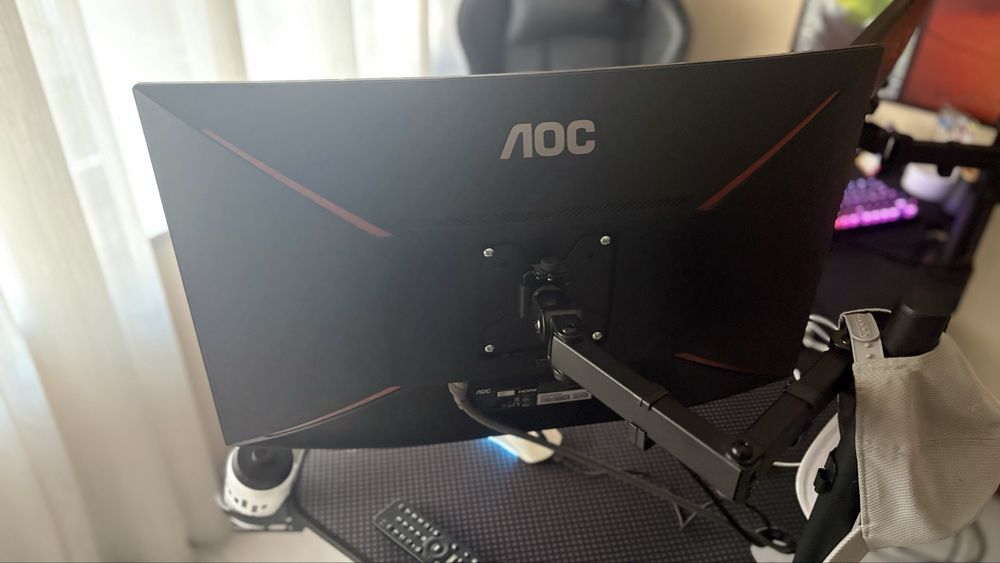 Vendo monitor aoc 27 Curvo 144hz