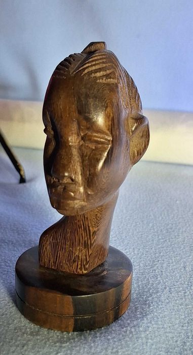 Figurka afrykańska drewniana - rękodzieło