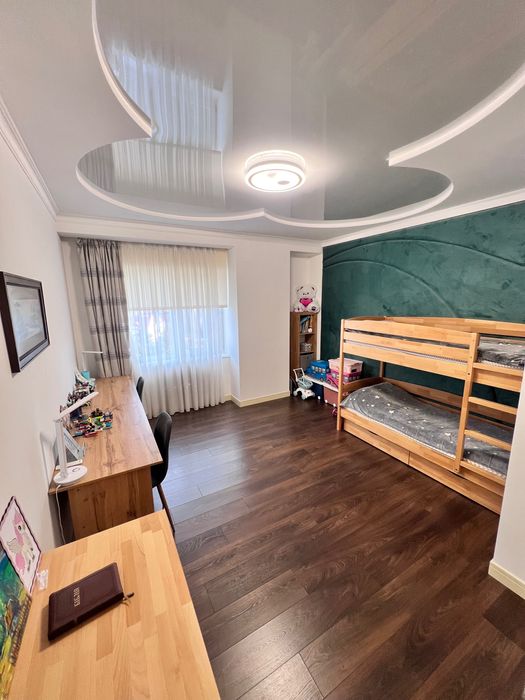 Преміальна видова 3-к. квартира з дизайнерським ремонтом | 121 м²