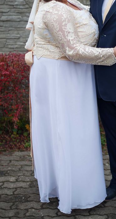 Suknia ślubna z bolerkiem