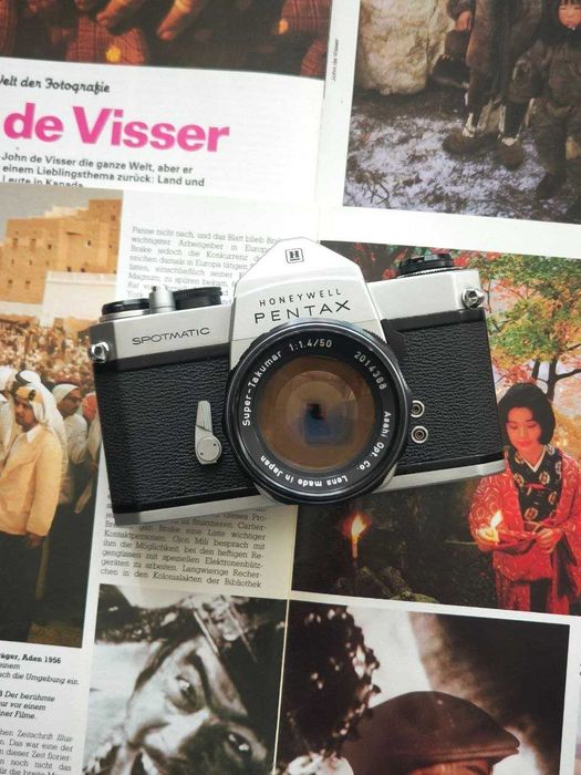 Pentax Spotmatic з обʼєктивом Super-Takumar 50mm f/1.4