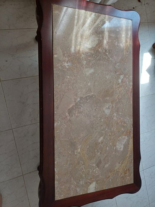 Mesa de sala tipo coffee table