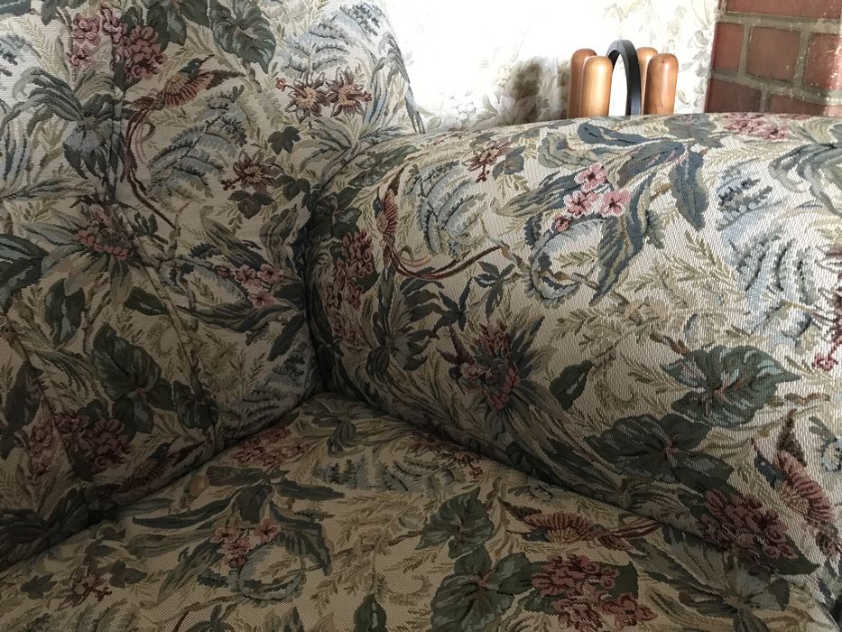 Poltronas Clássicas com Estilo Floral