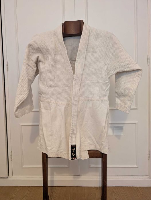 Kimono Branco - iniciados ou atletas de competição