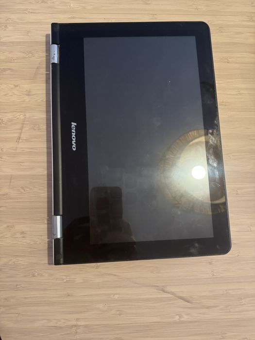 Portátil Lenovo branco com ecrã touch