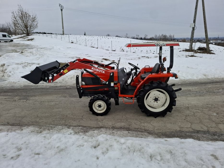 Traktorek japoński 4x4 Kubota GL 240 z ładowaczem piękny  stan