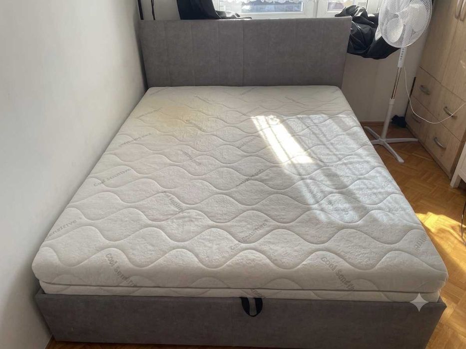 Łóżko tapicerowane do sypialni 160x200 z materacem
