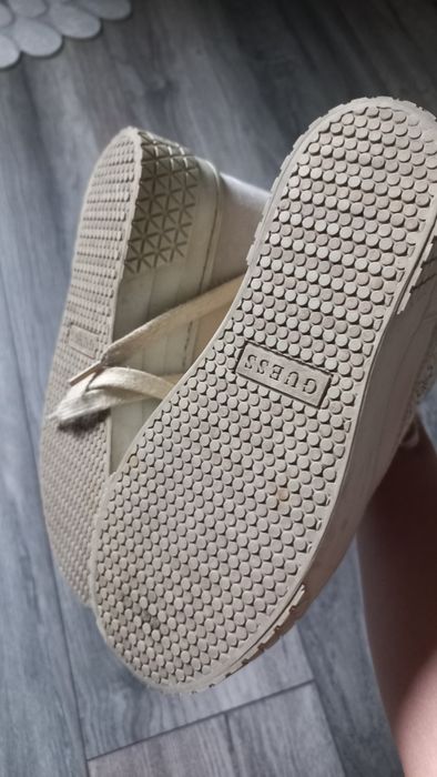 Buty na platformie guess 36