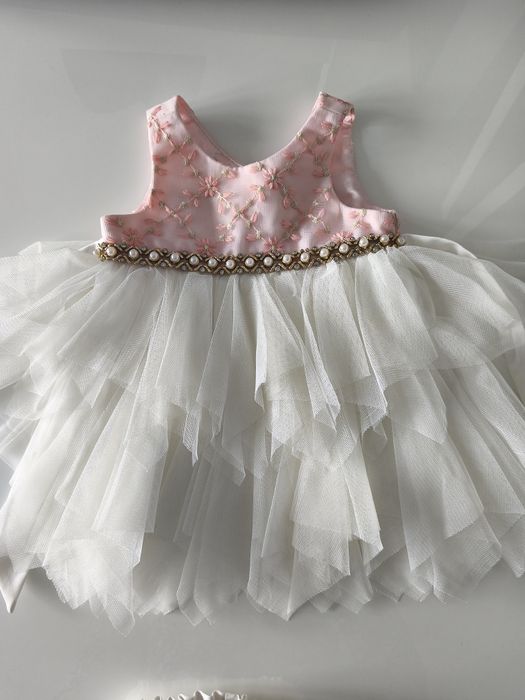 Elegancka sukienka dla dziewczynki r. 62 jak nowa