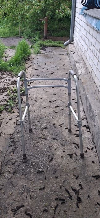 Продам ходунки взрослые