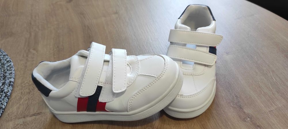 Buty dziecięce Victory r.25 nowe