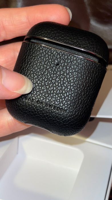 Ideal of sweden onyx black khaki люксовий чорний airpods case 1 та 2