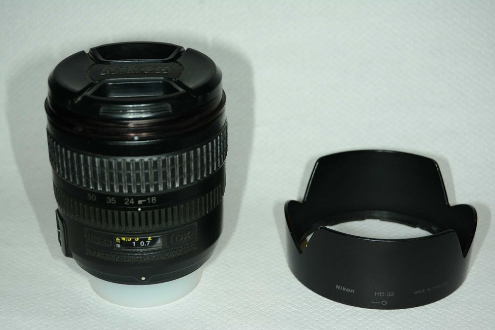 Nikon D7000 + AF-s Nikkor 18-70 + Grip