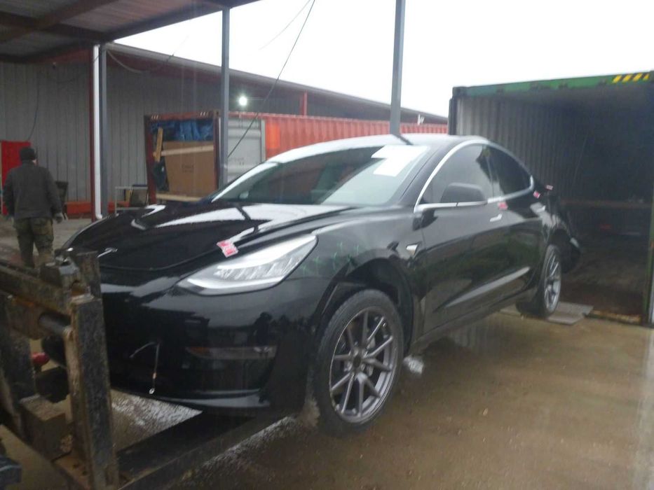 Тесла модель 3 / Tesla Model 3 США шрот б/у запчастини USA