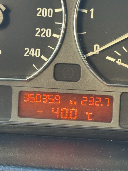 Продаєтья Bmw e46