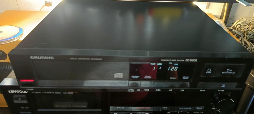 Odtwarzacz CD Grundig 5200
