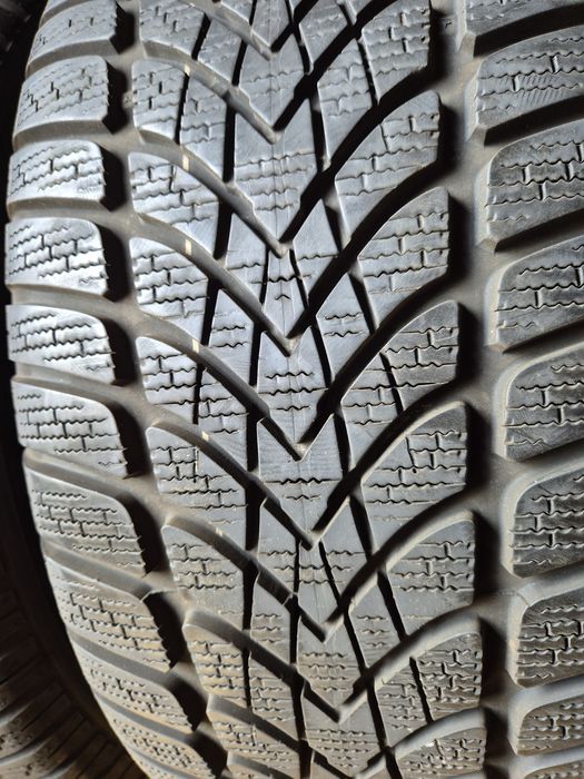 225/50/17 Dunlop para zima 7,7mm 2024r