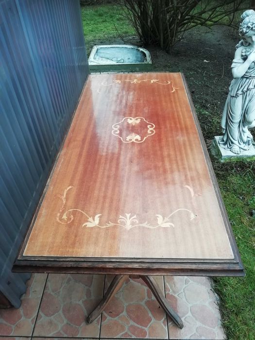 Zabytkowa ława dębowa