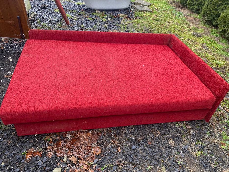 Tapczan z pojemnikiem na posciel