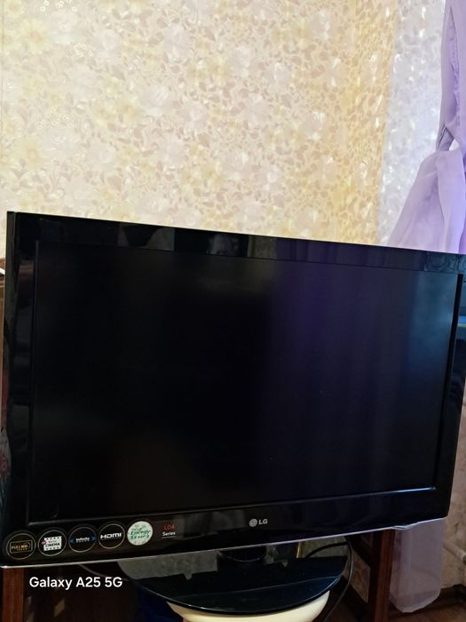 Tелевізор LG 37LD420