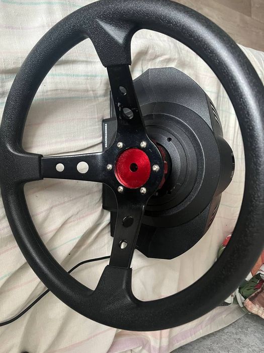 Продам игровой руль Thrustmaster (T300)