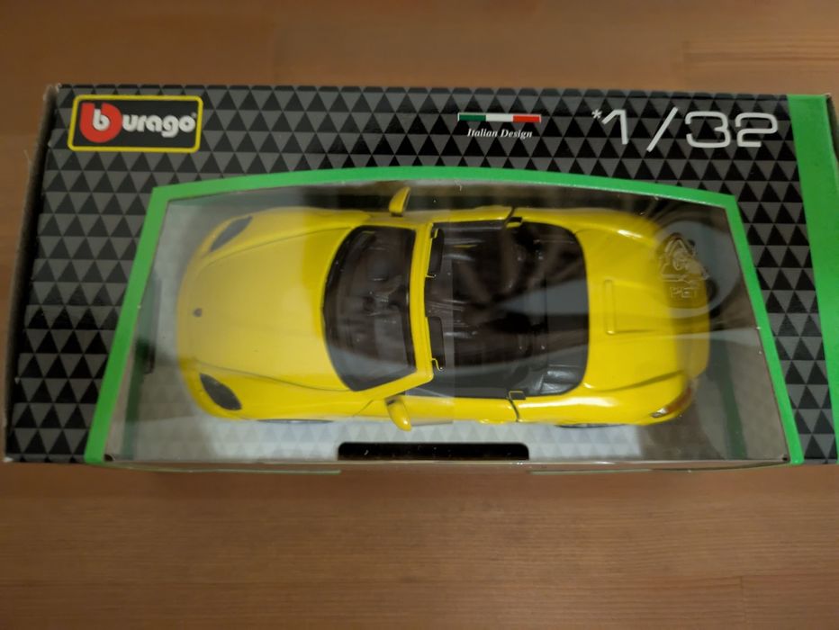 NOVO na CAIXA - Burago 1/32 Porsche 718 Boxster