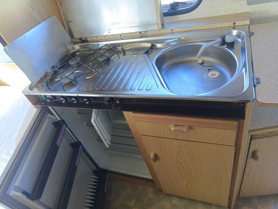 przyczepa kempingowa kanus 4 - 5 osobowa, przedsionek, DMC 1200kg