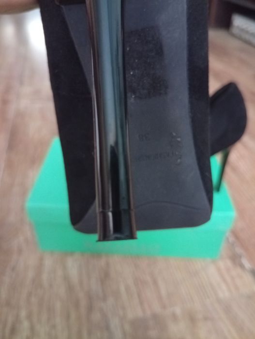 Классические туфли на шпильке