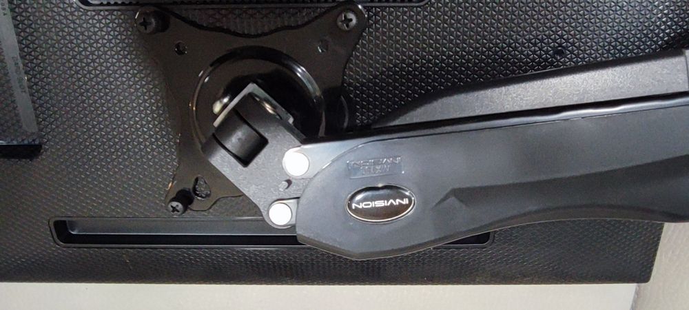 LG TV/Monitor + Suporte Articulado para secretária