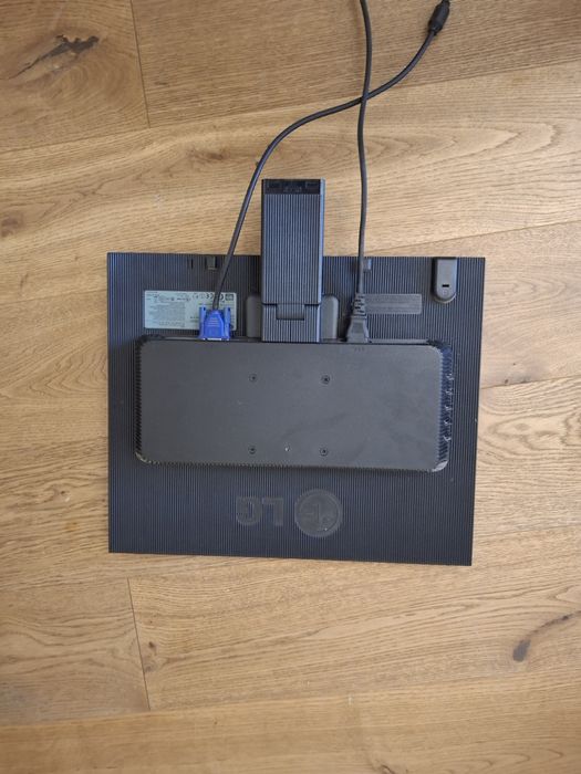 Манитор LG Flatron L19538