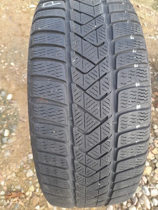 Opona zimowa Pirelli sottozero 3  205 55 r16