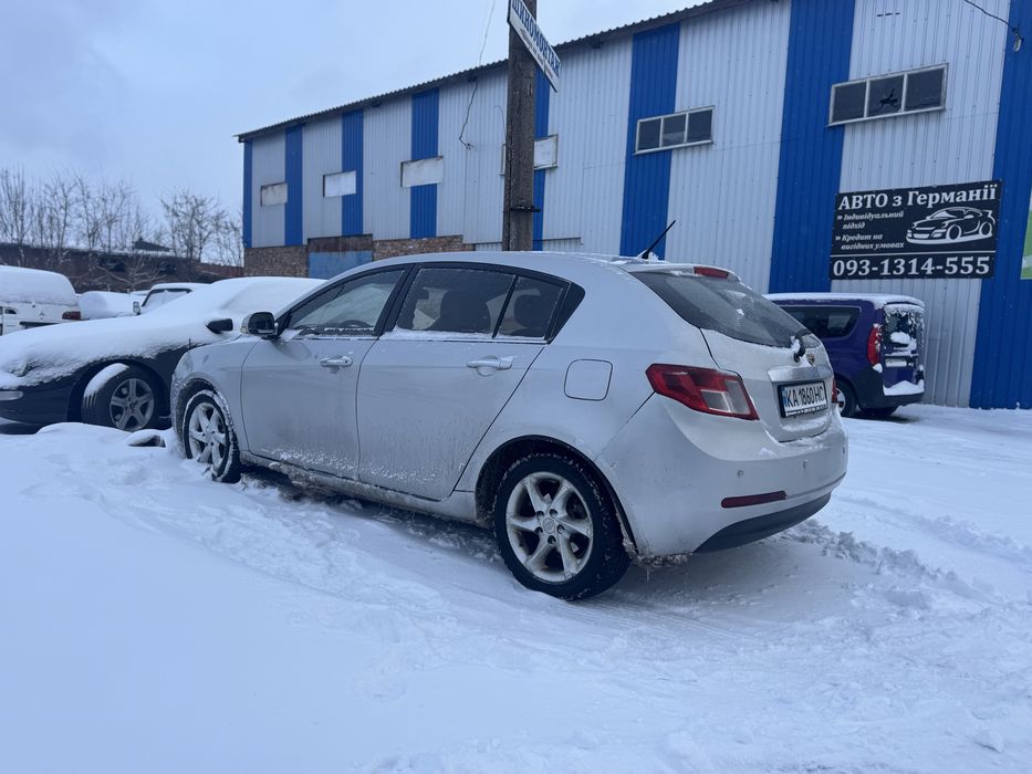 Geely emgrand 7.
