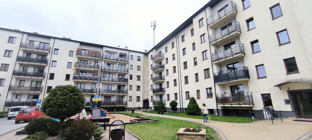 Przestronne mieszkanie 2-pok w centrum Ciechanowa