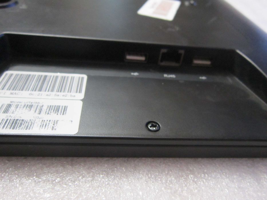 Tablet 15,6" iDisplay UIT415B-C11 i C9 Dostępne 2 szt Nie włączają się