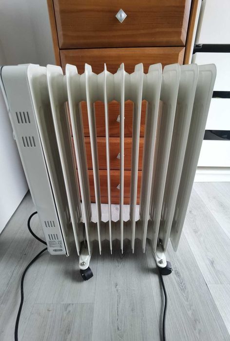 Radiador a Óleo / Aquecedor Cecotec 2500W (11 Elementos) – Como Novo